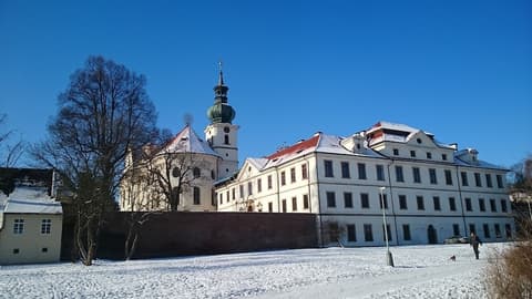 Hotel Adalbert, Property grounds