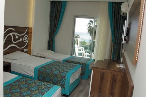 Kleopatra Blue Hawaii Hotel, Room