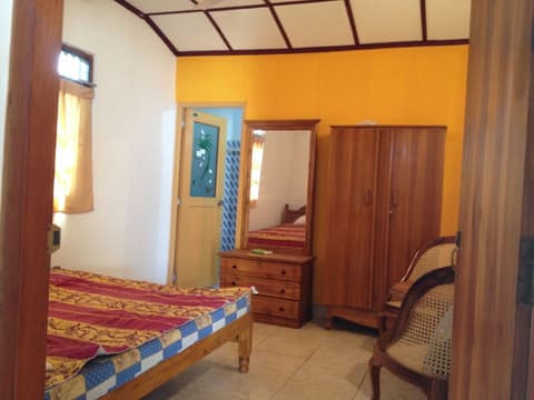 Marigold Beach House, Room