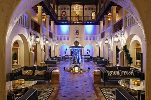 The Villa Casa Casuarina, Lobby lounge