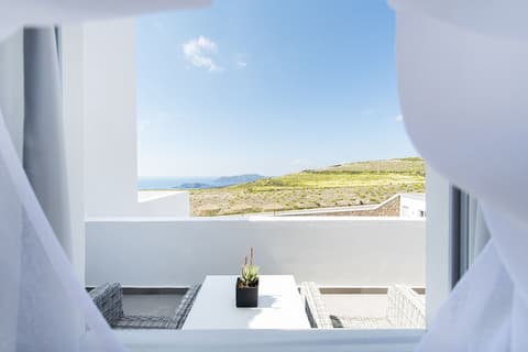 Impressive One, Room