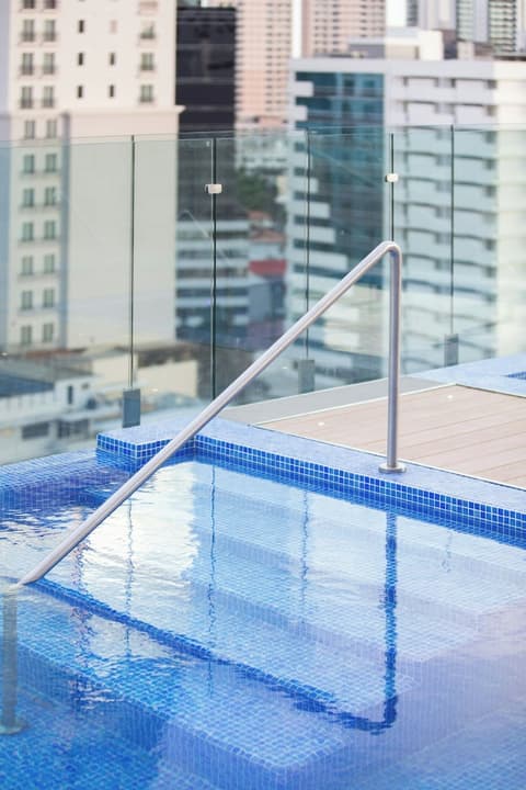 AC Hotel by Marriott Panama City, Rooftop pool