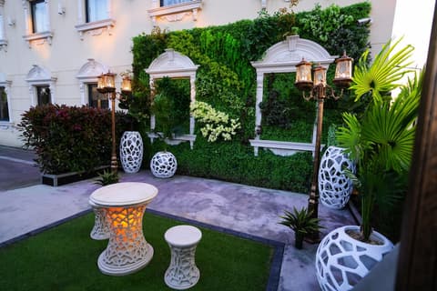 Grand Sapphire Hotel & Banqueting, Garden