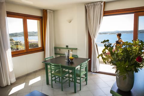 Hotel Miralonga, In-room dining