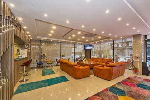 Grand Palace Hotel, Lobby