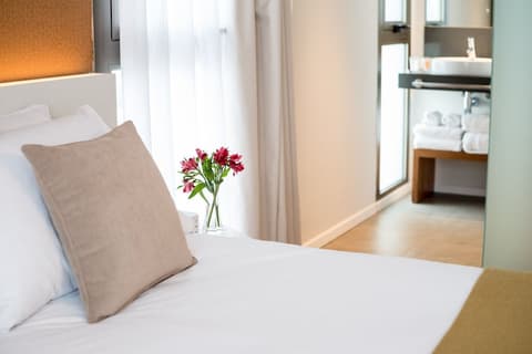 Own Montevideo, Room