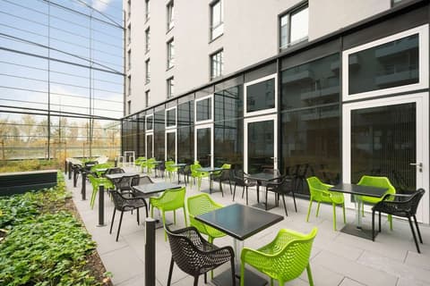 Super 8 by Wyndham Munich City West, Terrace/patio