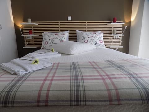 Flower Pot Complex, Room