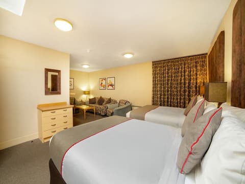 Brentwood Aberdeen City Centre near Union Street, Room