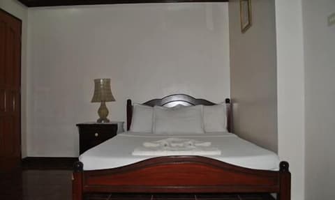 Datag Cordova Home Village, Room