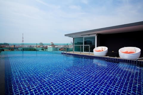 Nova Express Pattaya, Outdoor pool