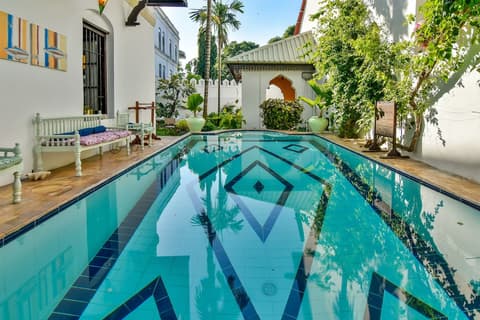 Kholle House, Outdoor pool