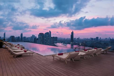 Avani+ Riverside Bangkok Hotel, Pool