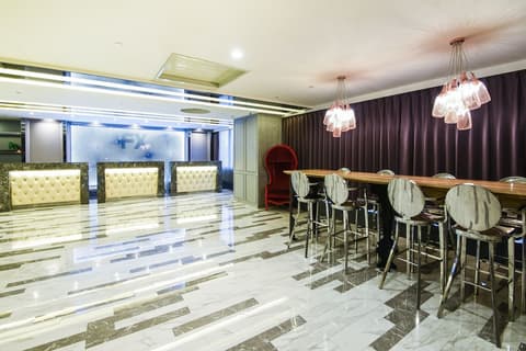 FX Hotel Tainan MinSheng Road Branch, Lobby