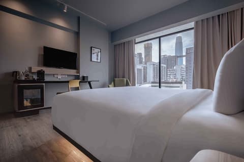 The Kuala Lumpur Journal, Room