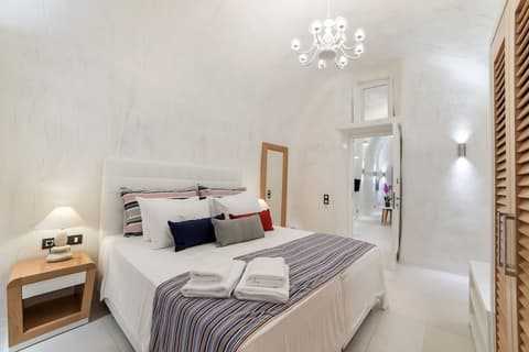 Daydream Luxury Suites, Room