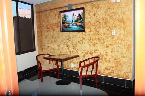 Golden Palace Hotel, Hallway