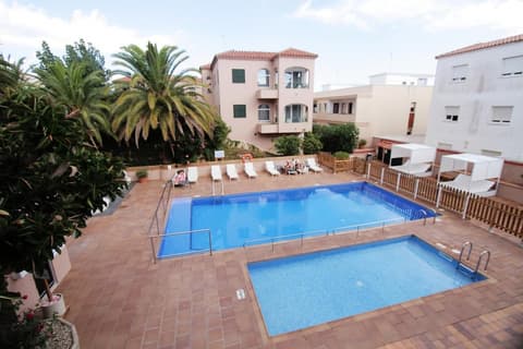 Apartamentos Royal Life, Pool