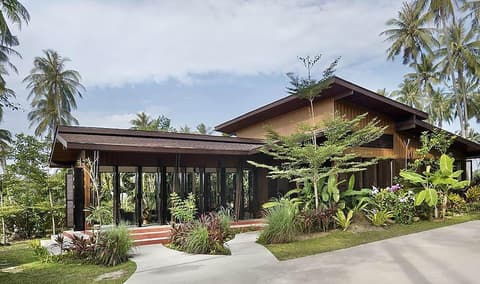 Shantaa Resort, Interior entrance