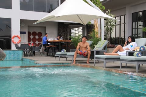 Lombok Astoria Hotel, Pool