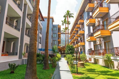 Belpoint Beach Hotel, Garden