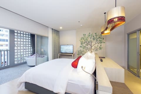 Ramada by Wyndham Phuket Deevana Patong, Room