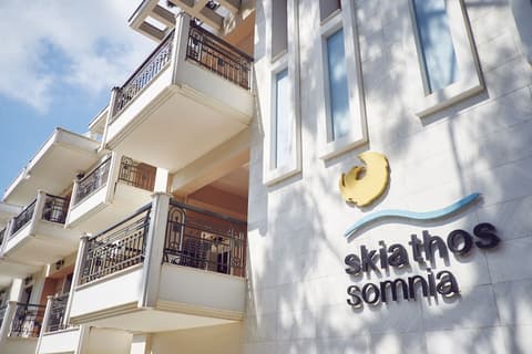 Skiathos Somnia, Front of property