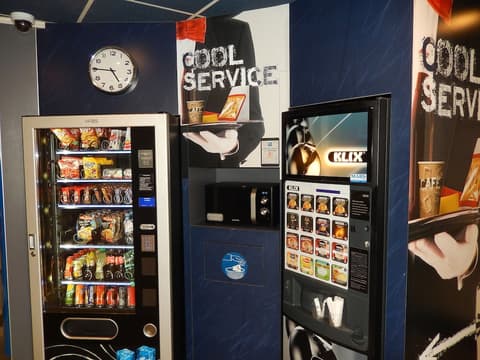 ibis budget Paris Porte d'Italie Est, Vending machine