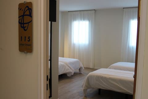 Checkin Urban Nevada, Room