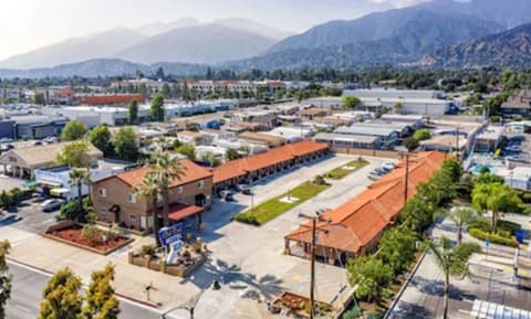 Oak Park Motel, Reception