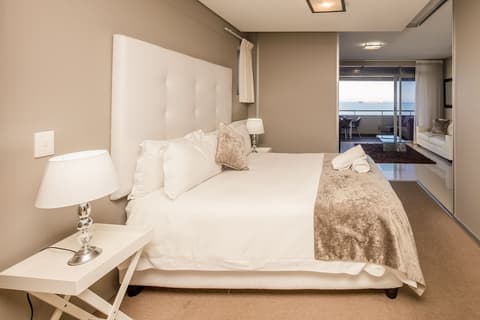 Infinity Self-Catering Apartments, Room