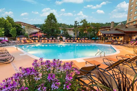 Harrah's Cherokee – A Caesars Rewards Destination, Pool