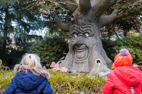 Efteling Wonder Hotel - Theme Park tickets included, Property grounds