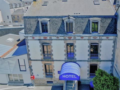 Hôtel de la Gare, Room