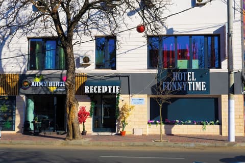 Hotel Funnytime, Exterior