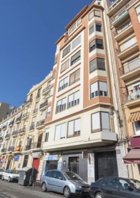 NWT Central Station Valencia, Front of property