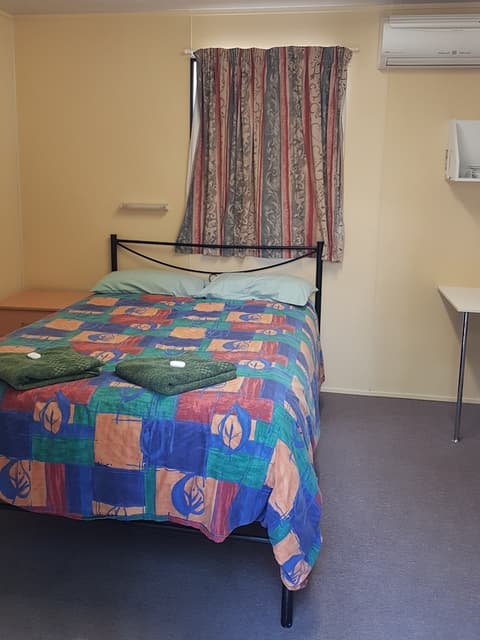 Riverside Tourist Park, Bathroom