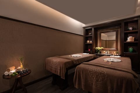 Ninh Binh Hidden Charm Hotel & Resort, Interior entrance