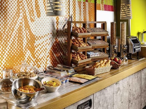 ibis budget London Hounslow, Breakfast area