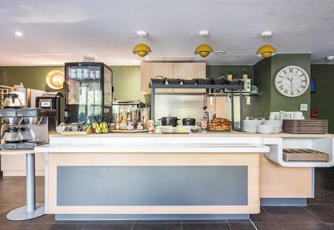 B&B HOTEL Annemasse Est, Breakfast buffet