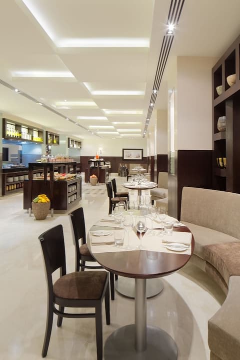 Hyatt Regency Galleria Residence Dubai, Breakfast area