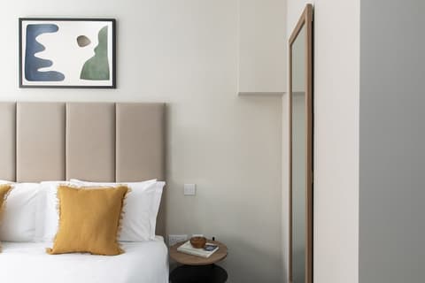 Cove Cannon Street, Room