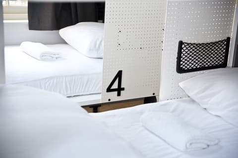 Generator Amsterdam, Room