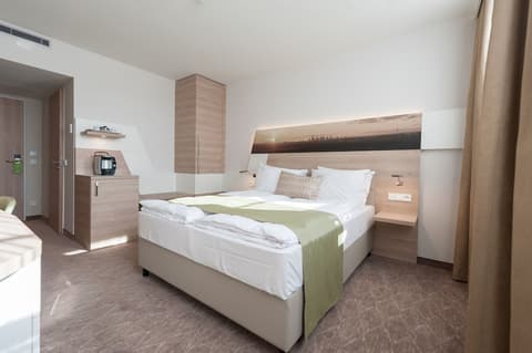 Holiday Inn Frankfurt Airport by IHG, Room