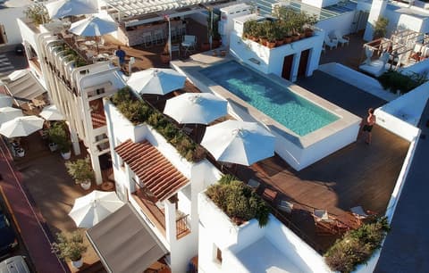 Gatzara Suites Santa Gertrudis, Outdoor pool