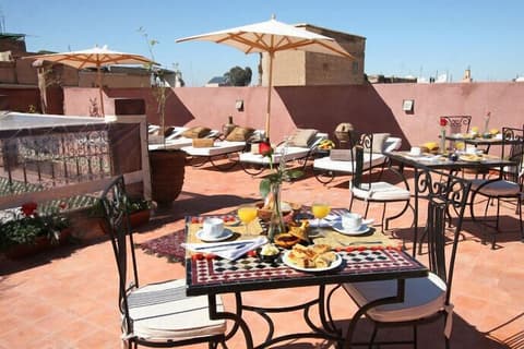 Riad Shaloma, Exterior