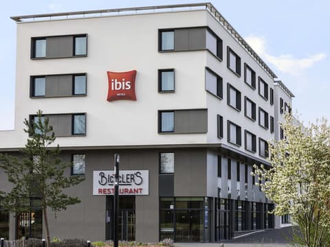 ibis Saint Quentin En Yvelines Velodrome, Miscellaneous