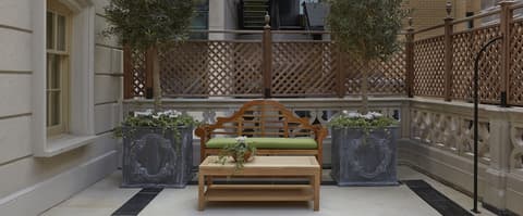 Batty Langley's, Terrace/patio