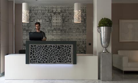 Be Mate Málaga Soho, Reception