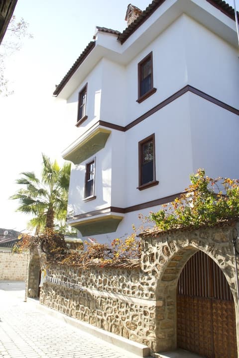 Ozkavak Hotel Kaleici, Front of property